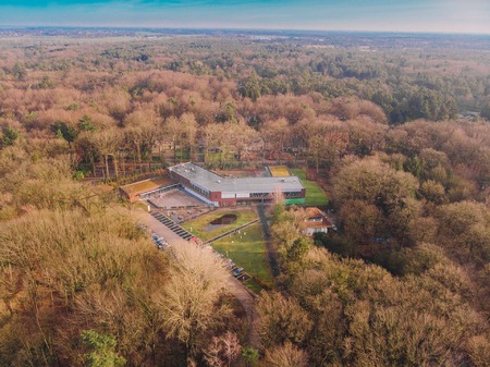 Gitok Luchtfoto gebouw eerste graad